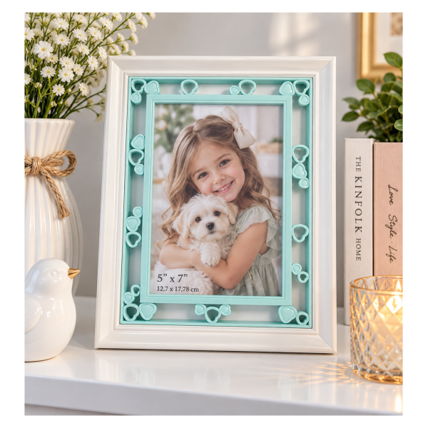 Dekorativni ram za slike  – beli sa mint zelenim detaljima i srcima, 13 × 18 cm